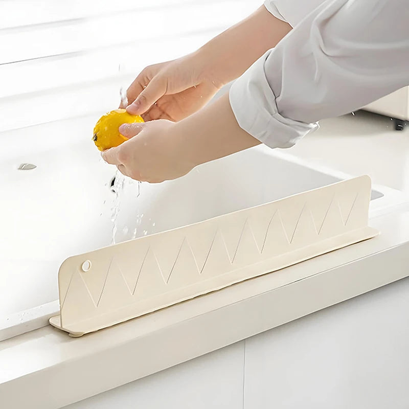 1 PCS Silicone Sink Splash Guard With Suction Cup Sink Baffle Splash Guard Splash Protector For Kitchen Island And Bathroom