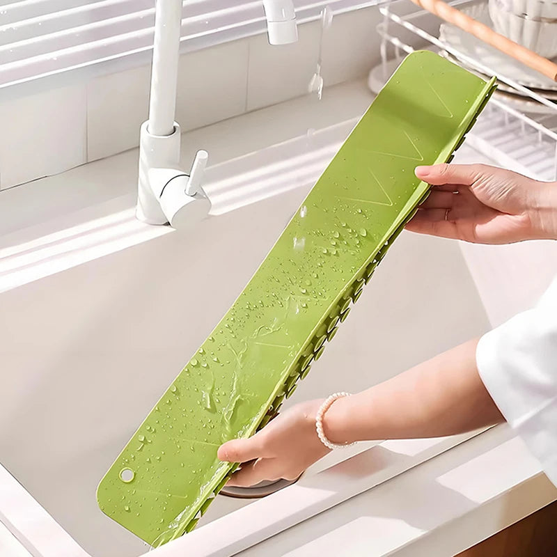 1 PCS Silicone Sink Splash Guard With Suction Cup Sink Baffle Splash Guard Splash Protector For Kitchen Island And Bathroom
